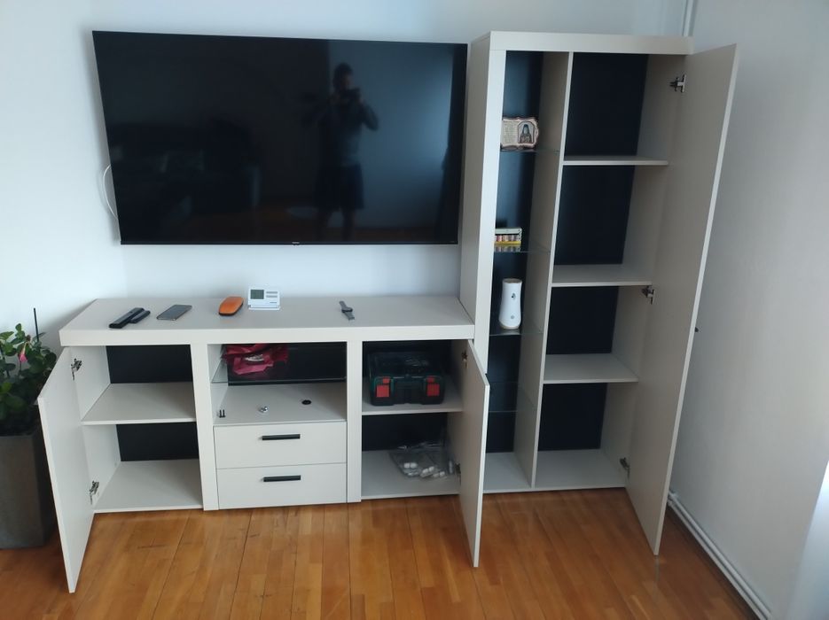 De vânzare set living cu 2 comode nou