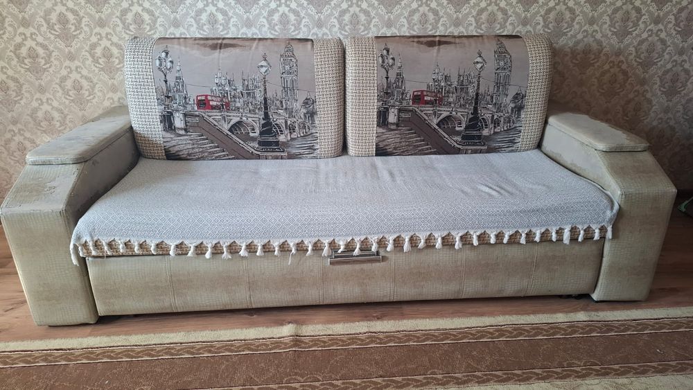 Диван в хорошем состоянии