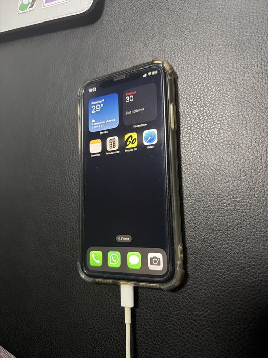 iPhone 11 64 ГБ (батарея 77%)