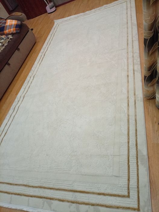 Продам Ковёр новый 200/400