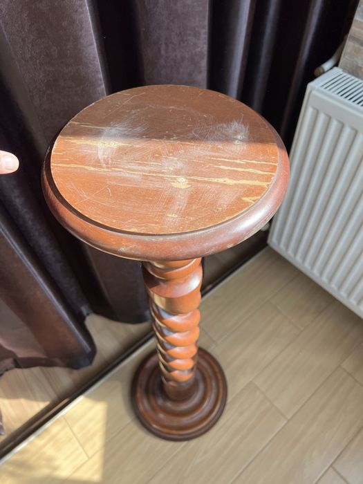 Piedestal lemn stare foarte buna