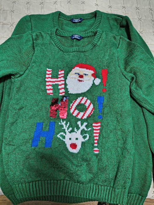 Коледни блузки.Едната е леко отпусната