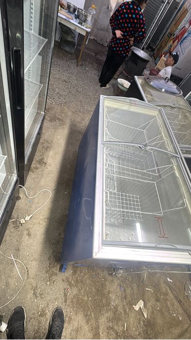 Продам витрины морозильники