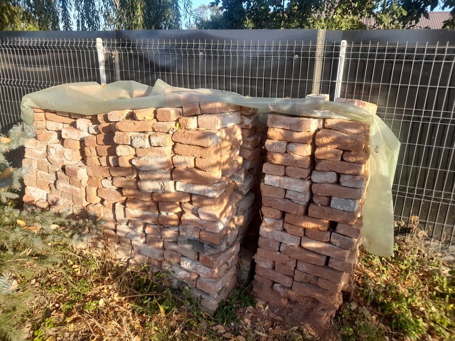 cărămidă roșie plina rezultata din demolari