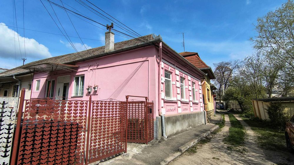 Apartament la casa | 2 camere | Ultracentral | 80.000 EUR neg