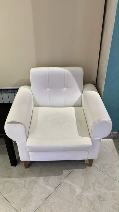 Продам 2 дивана для офиса