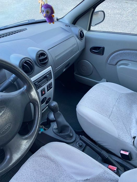 Vand Dacia Logan 1.4 benzina 2005