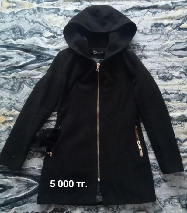 Продам верхнюю одежду