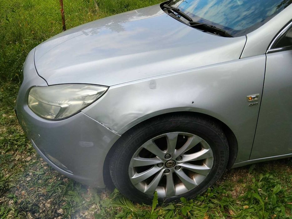 Opel Insignia anul 2010 Turbo 220 cai putere.