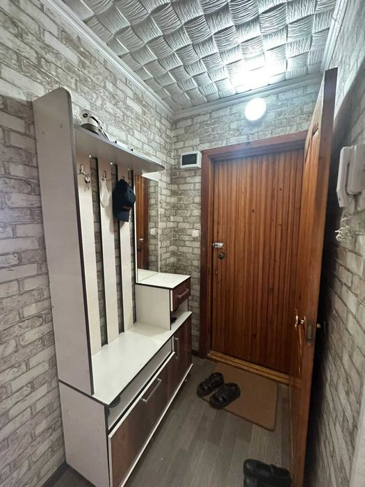 Продаётся 2-комнатная 103-серии. КАЛДАЯКОВА - №45 гиназия. Этаж: 5/5