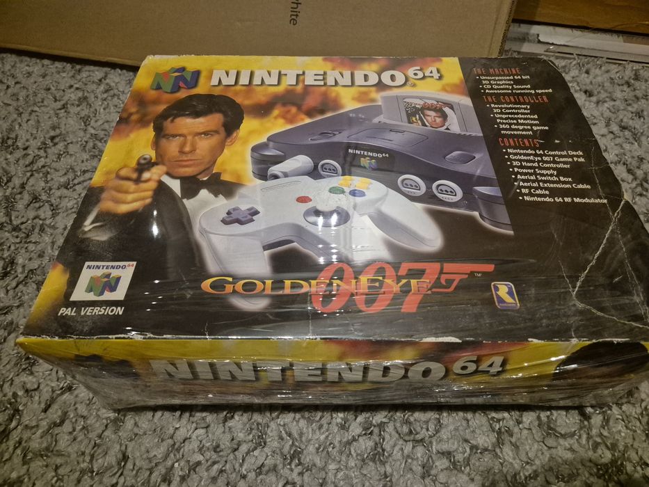Nintendo 64, complet cutie originala, ediție Golden Eye + jocuri G.E.7