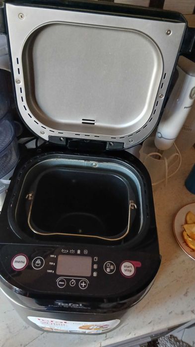 Masina de paine Tefal Pain & Délices 700 W, 1000 g, 20 programe