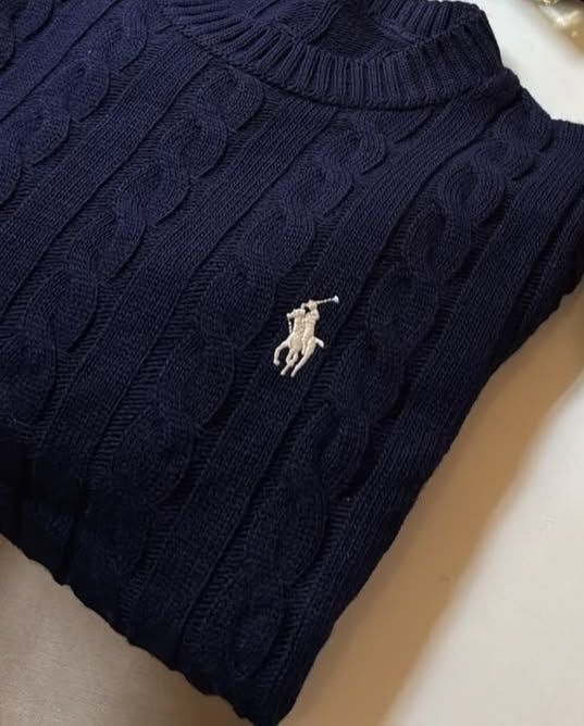 Срочно продается поло свитер