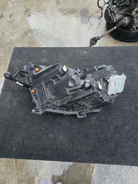 Оригинален преден десен фар за скода камик. SKODA KAMИК