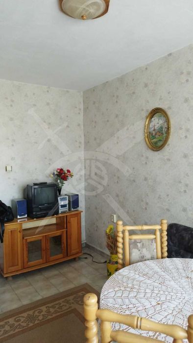 Продава се Двустаен апартамент в Айтос - 72 кв.м за 1021 €/кв.м - Снимка #1