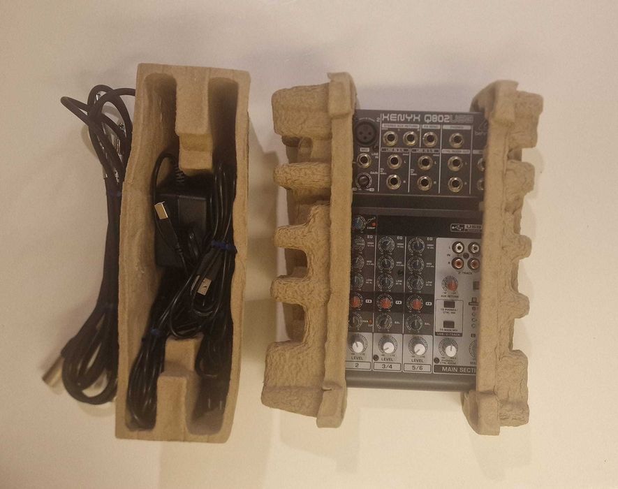 Mixer Analog BEHRINGER Xenyx Q802USB