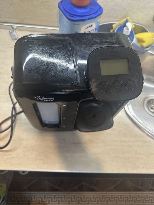 Уред за приготвяне на адаптирано мляко