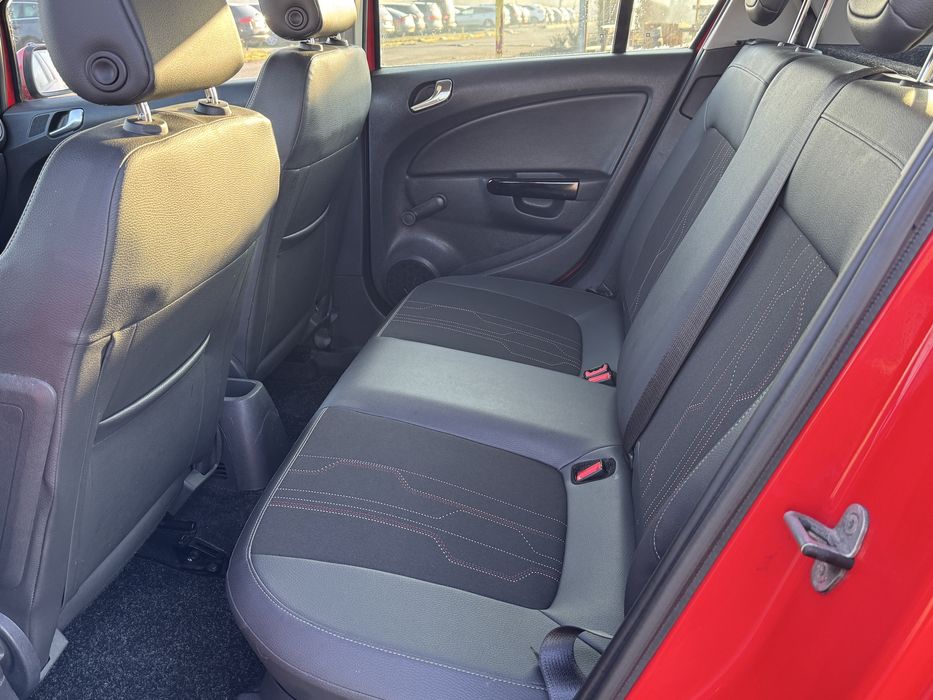 Opel Corsa 2012 Benzina