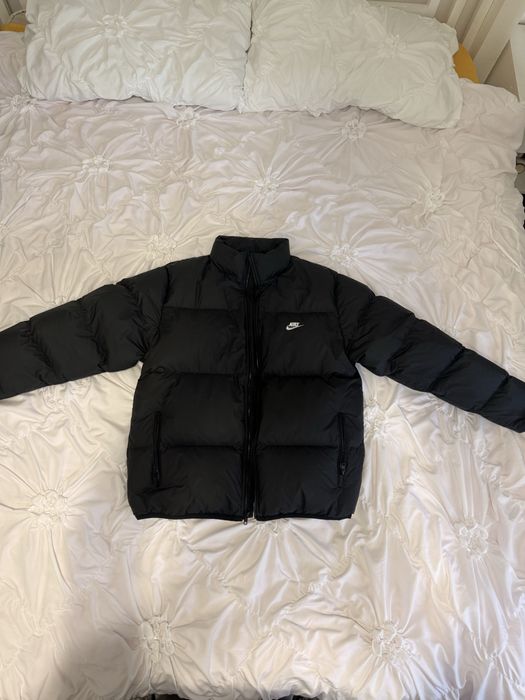 Vand geaca NIKE ca noua!!!