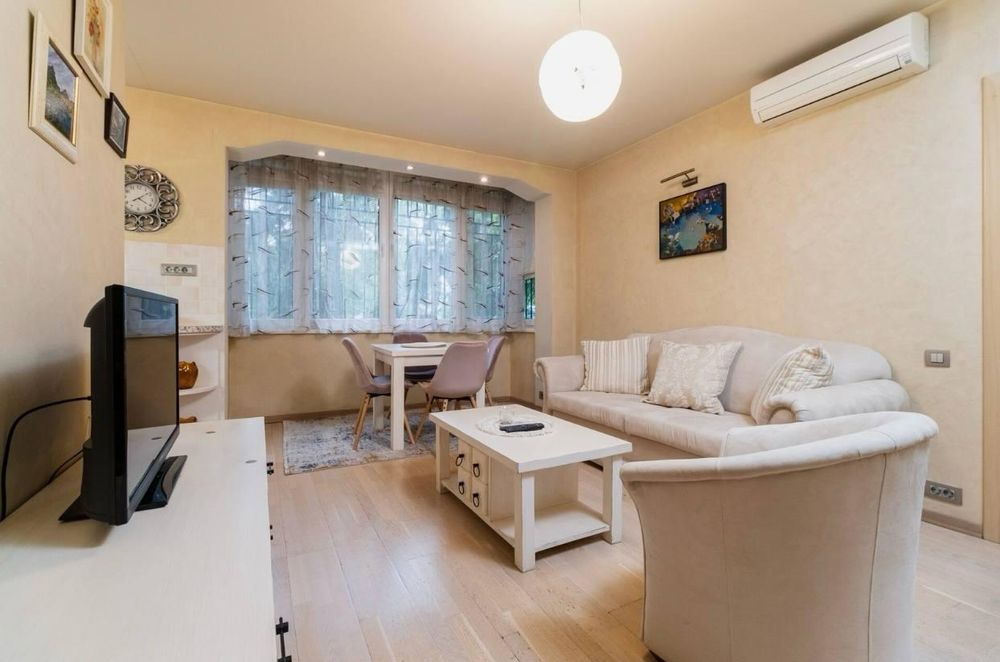 Дава се под наем Двустаен апартамент в Пловдив, Кършияка - 67 кв.м за 357 € - Снимка #1