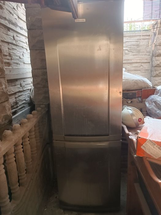 Холодильник  1.80