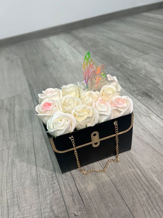 Genuta cu flori in sapun