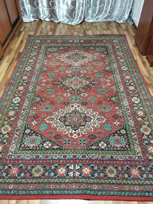 Продам срочно шерстяной палас.