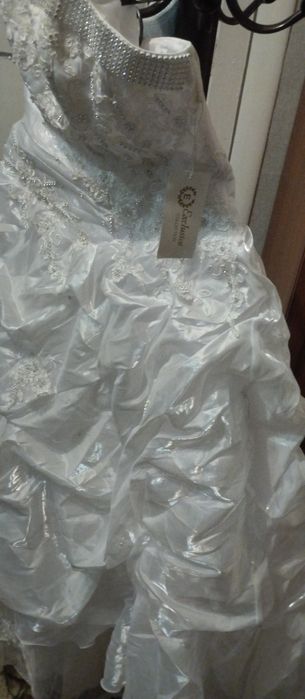 Свадебные платья