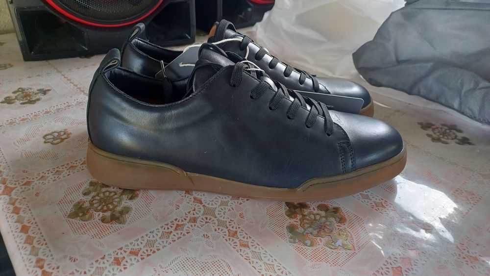 Продам новую обувь