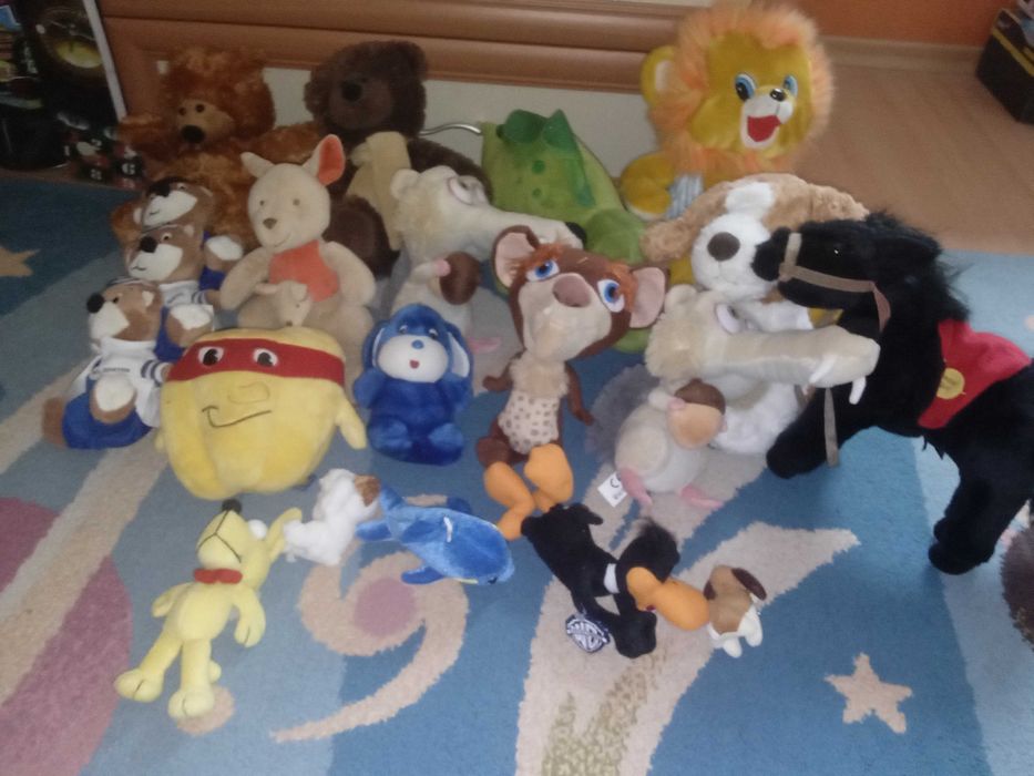 Плюшени играчки-мечета, динозавър,конче, лъв,кучета