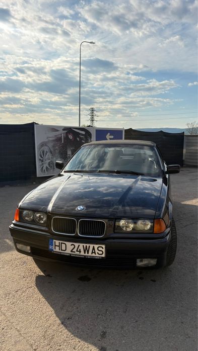 BMW 320iA Cabrio Retromobil