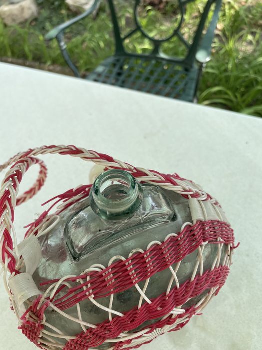 Стара стъклена бъклица