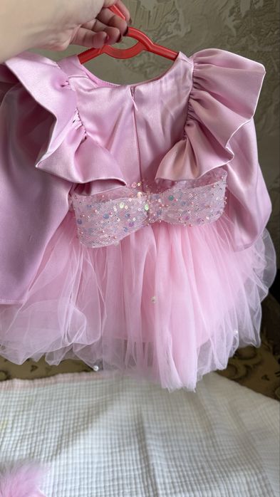 Продам плвтье ……….