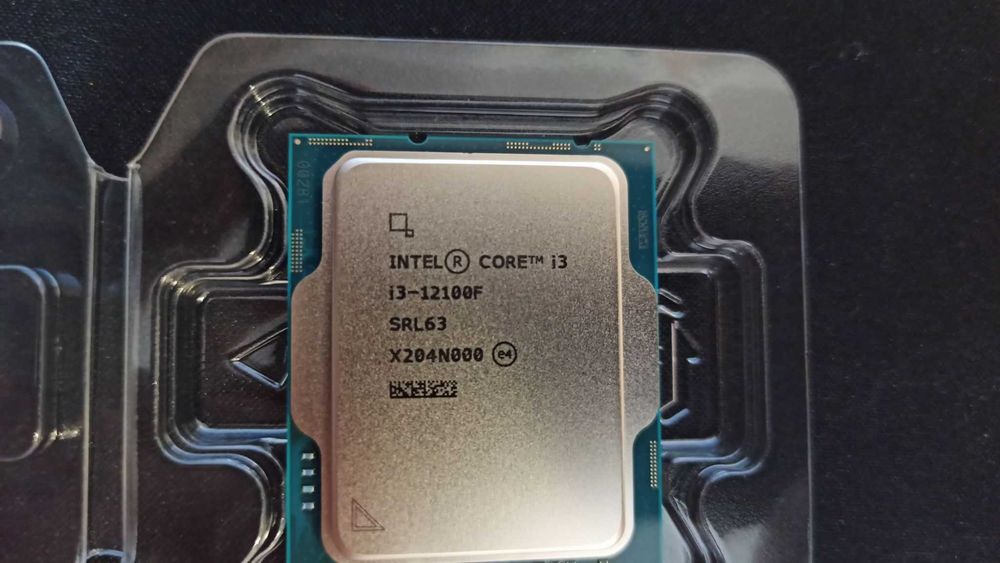 Процессор Core i3-12100f