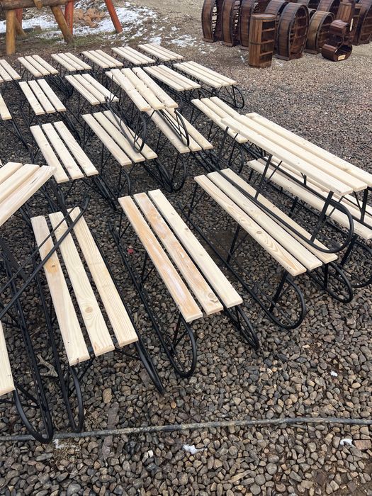 Sanie din fier cu lemn
