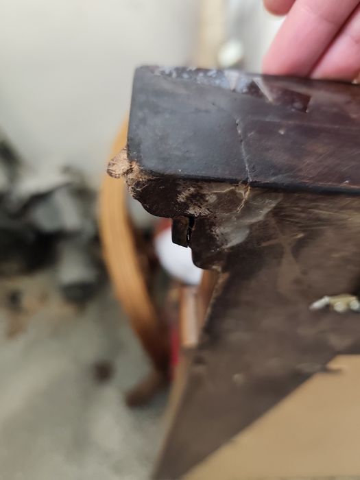 Голямо огледало с дървена рамка