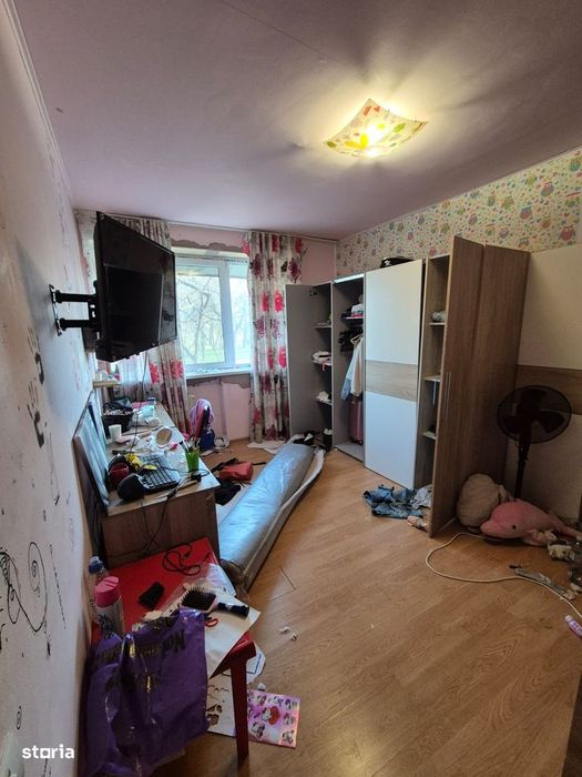 Gara- Parc 2 camere decomandat 46 mp. etaj 1, liber , gaze la usa,