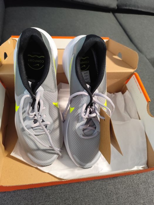 Маратонки  Nike Revolution 7