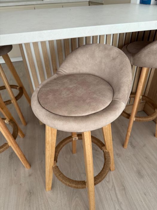 Set 4 scaune de bar lemn si catifea impermeabila, usor de curatat (noi)