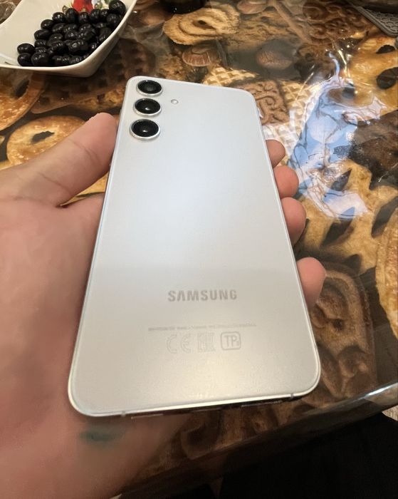 Samsung S24 Plus 8/256 в очень хорошем  состоянии