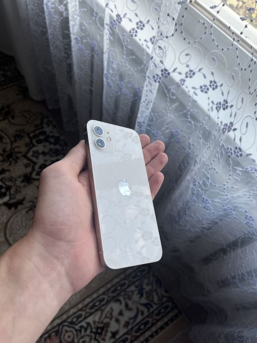Продам Айфон 12 / 128
