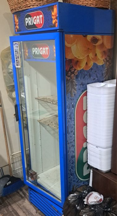 Vitrină frigorifică verticală