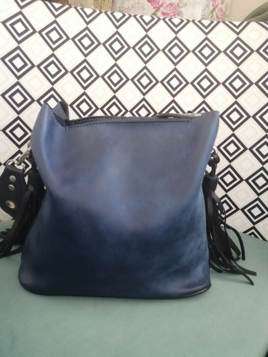 Два модела дамски чанти