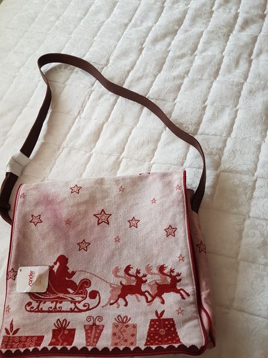 Продавам   нови пътни чанти