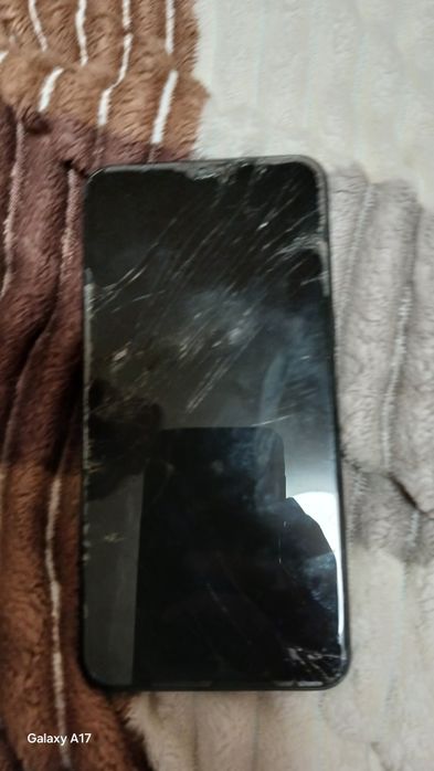 Самсунг А10 чуть дис не работает