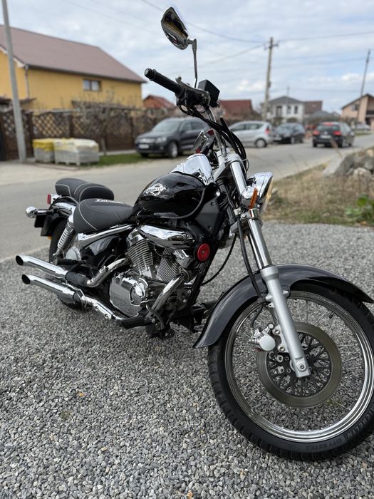 De vanzare Suzuki Intruder LC250 Clasic