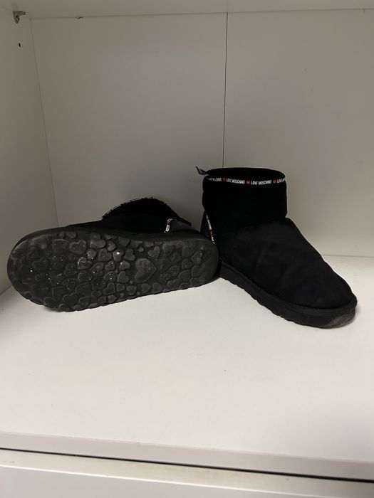 UGG Love Moschino