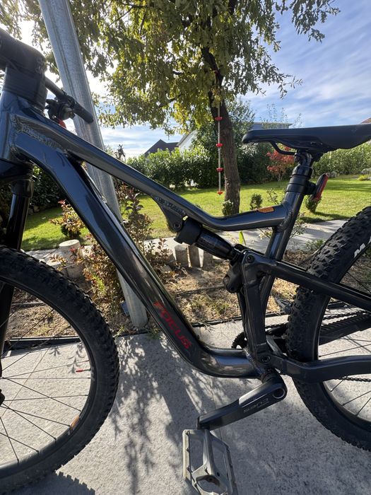 Bicicleta mtb focus thron 6.8 full suspension
