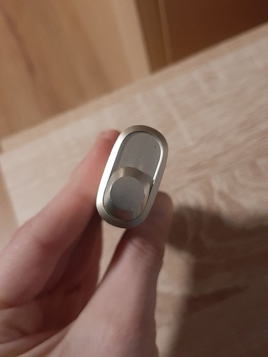 IQOS ILUMA ONE Pebble Beige – Stare foarte bună