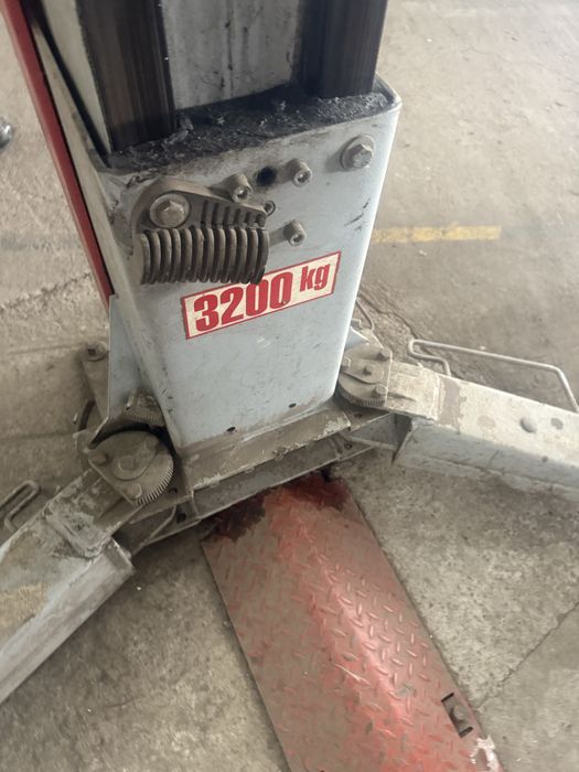 Elevator Butler 3200kg